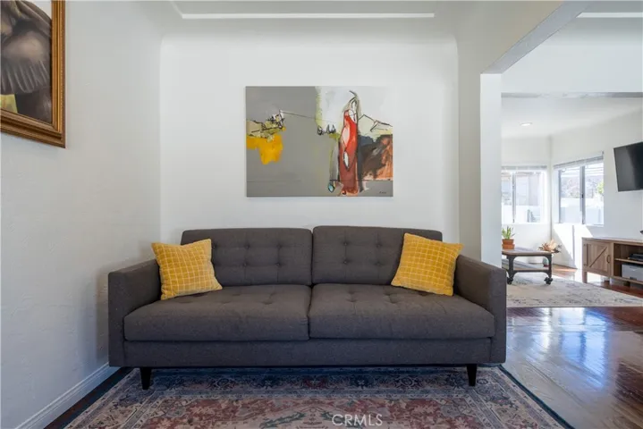 10526 Rhodesia Avenue, Sunland, California 91040