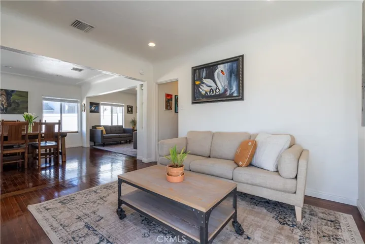 10526 Rhodesia Avenue, Sunland, California 91040