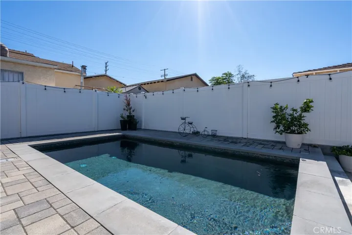 10526 Rhodesia Avenue, Sunland, California 91040