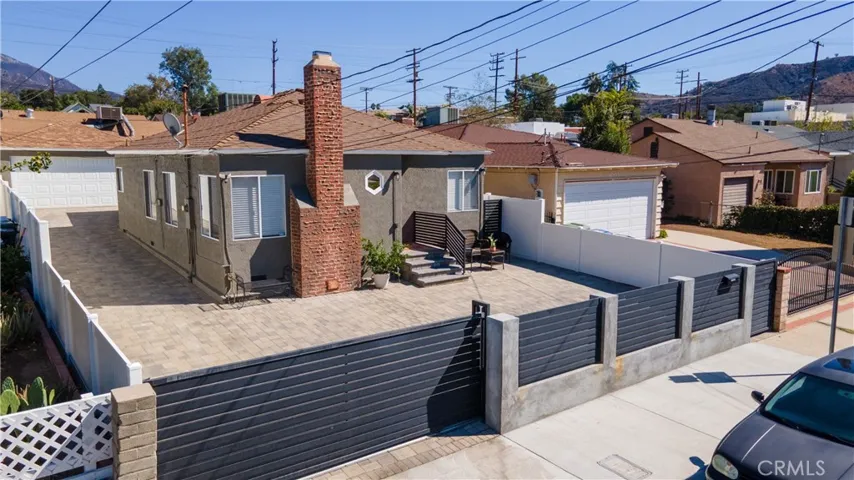 10526 Rhodesia Avenue, Sunland, California 91040