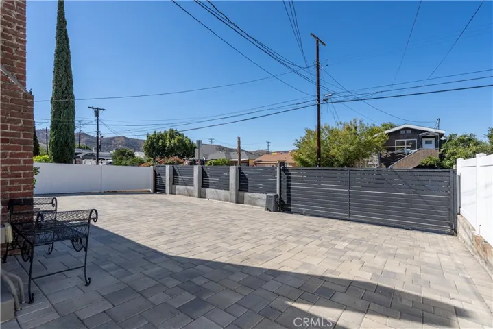 10526 Rhodesia Avenue, Sunland, California 91040