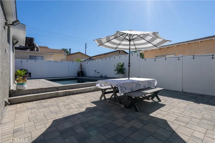 10526 Rhodesia Avenue, Sunland, California 91040