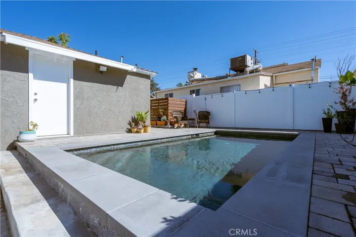 10526 Rhodesia Avenue, Sunland, California 91040