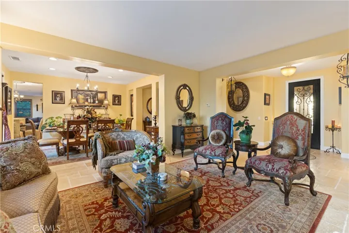 17832 Canyonwood, Riverside, California 92504