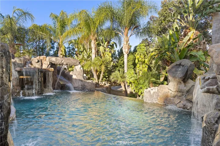 17832 Canyonwood, Riverside, California 92504