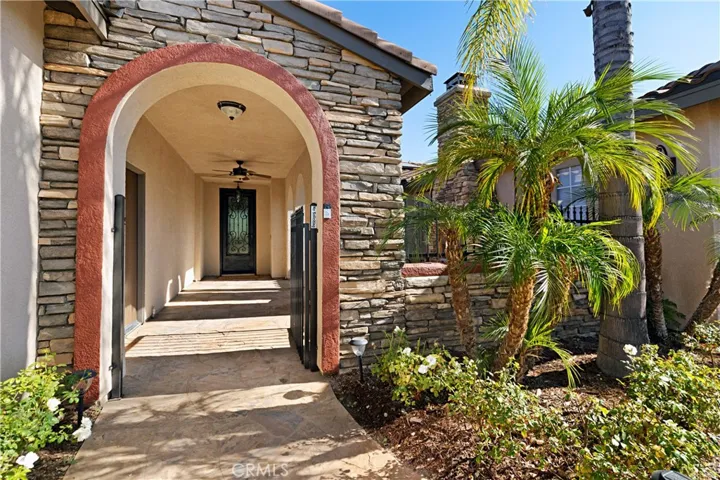 17832 Canyonwood, Riverside, California 92504