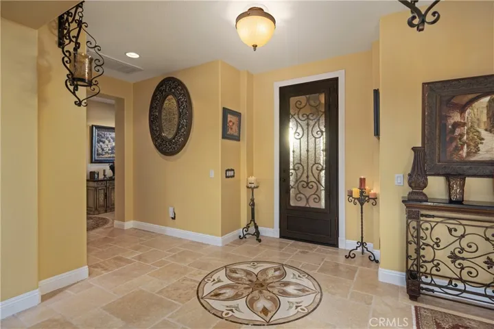 17832 Canyonwood, Riverside, California 92504