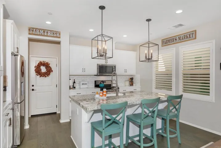 21618 Saddle Bred Lane, Escondido, California 92029