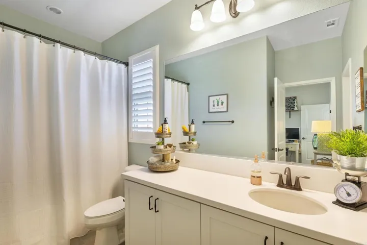 21618 Saddle Bred Lane, Escondido, California 92029
