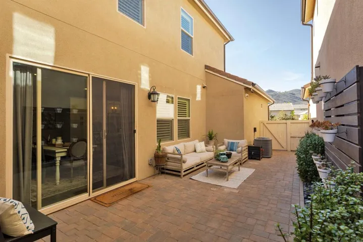 21618 Saddle Bred Lane, Escondido, California 92029