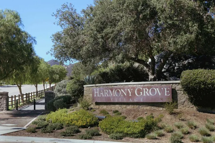 21618 Saddle Bred Lane, Escondido, California 92029