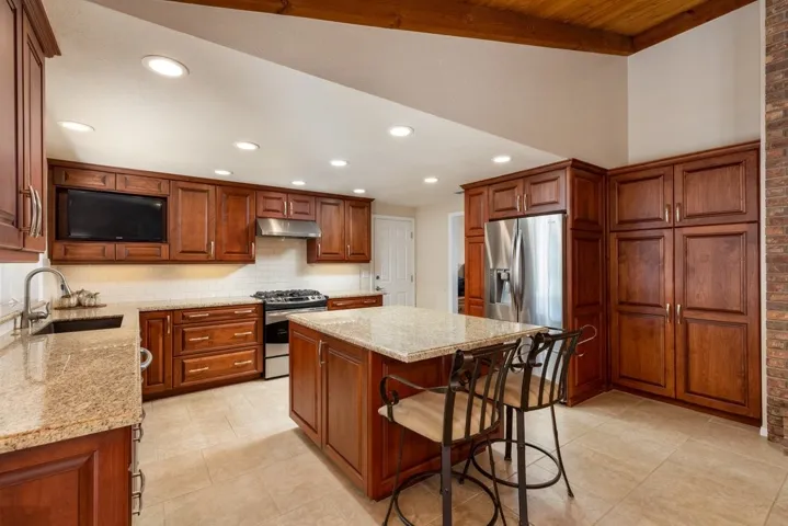 Custom Kitchen Cabinetry