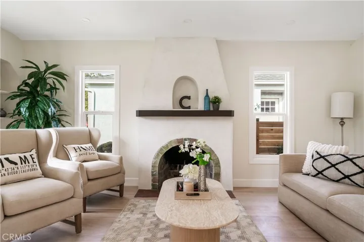 8314 Holy Cross Pl, Los Angeles, California 90045
