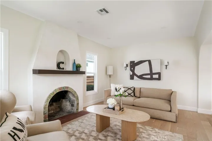 8314 Holy Cross Pl, Los Angeles, California 90045