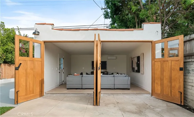 8314 Holy Cross Pl, Los Angeles, California 90045