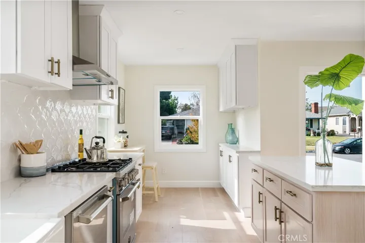 8314 Holy Cross Pl, Los Angeles, California 90045