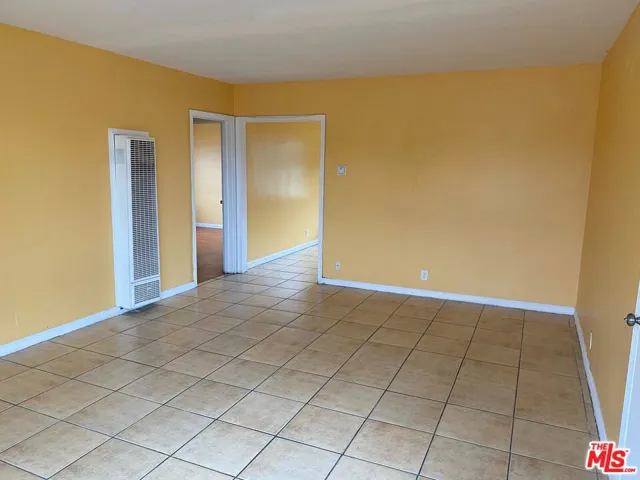 2610 1/2 W Florence Avenue, Los Angeles, California 90043