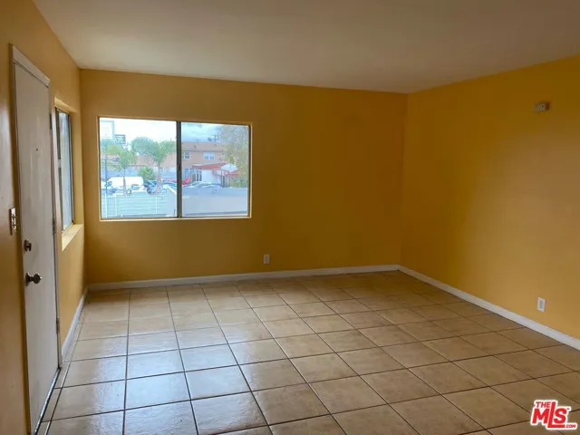 2610 1/2 W Florence Avenue, Los Angeles, California 90043