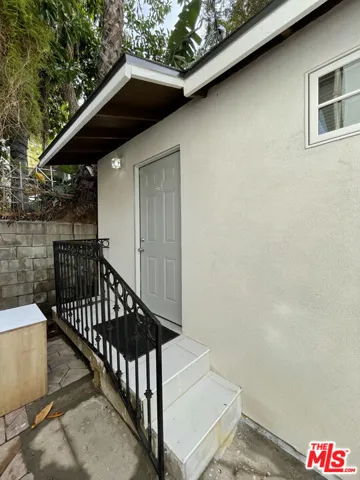 2270 1/2 Cove Avenue, Los Angeles, California 90039