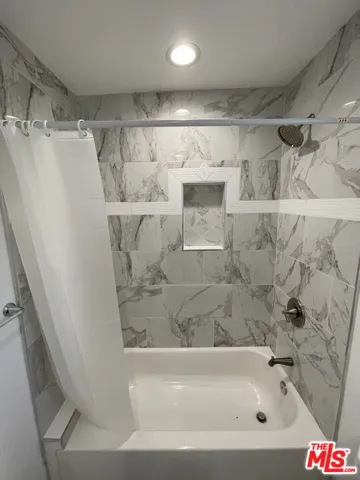 2270 1/2 Cove Avenue, Los Angeles, California 90039