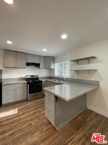 2270 1/2 Cove Avenue, Los Angeles, California 90039