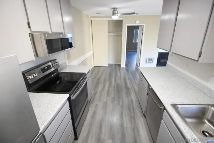 10332 Caminito Aralia 110, San Diego, California 92131