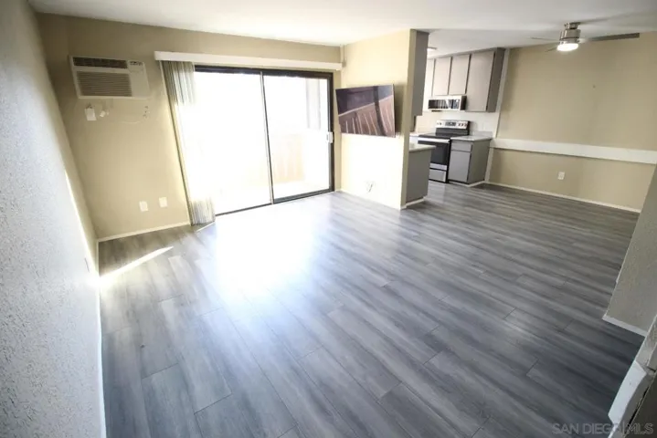 10332 Caminito Aralia 110, San Diego, California 92131