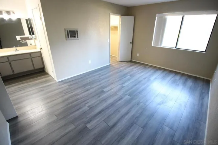 10332 Caminito Aralia 110, San Diego, California 92131