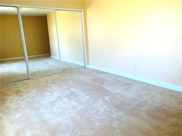 Oversized Secondary Room