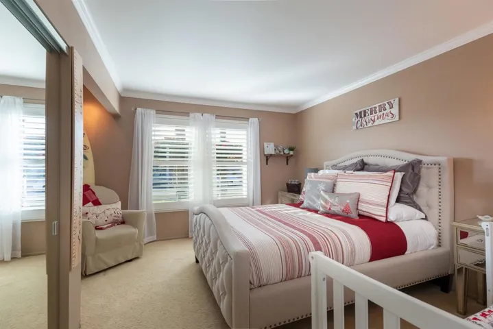 Guest Bedroom Christmas decor