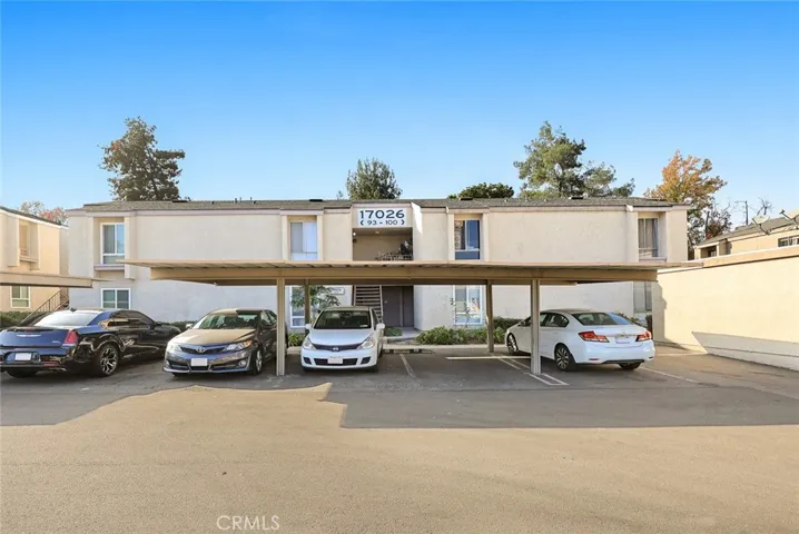 1 bedroom 1 bathroom and 1 assigned parking.