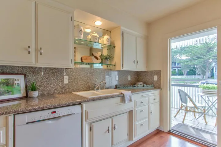 810 Lighthouse Avenue 206, Pacific Grove, California 93950