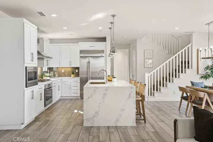 327 Laurel, Lake Forest, California 92630
