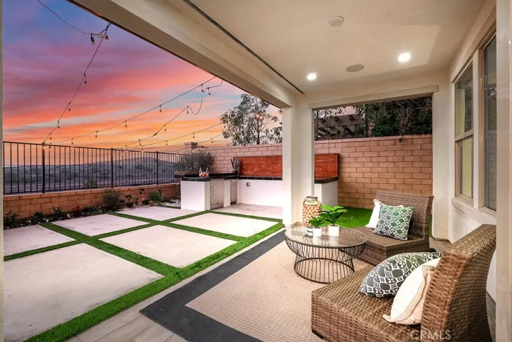 327 Laurel, Lake Forest, California 92630