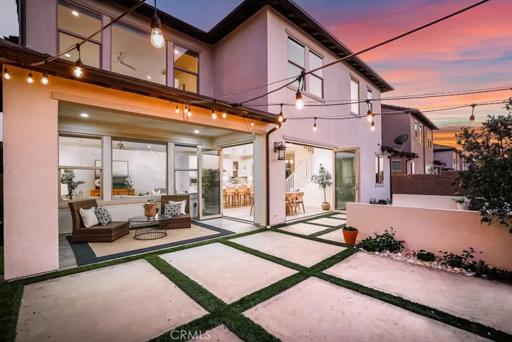 327 Laurel, Lake Forest, California 92630