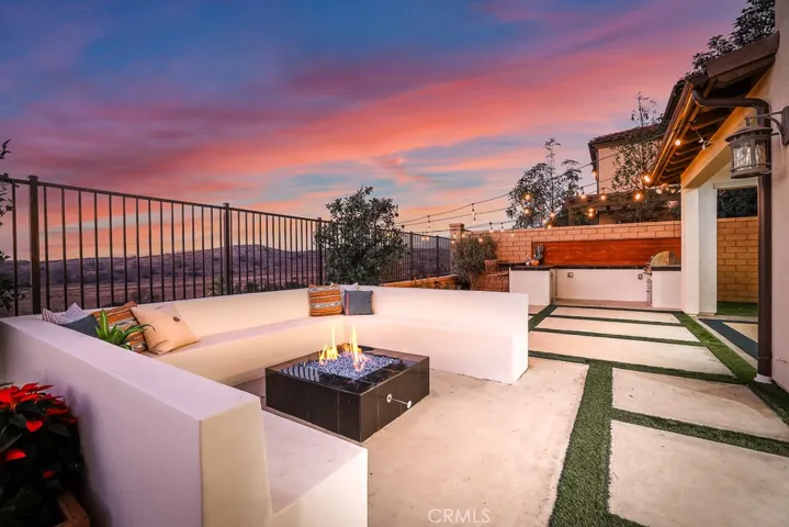 327 Laurel, Lake Forest, California 92630