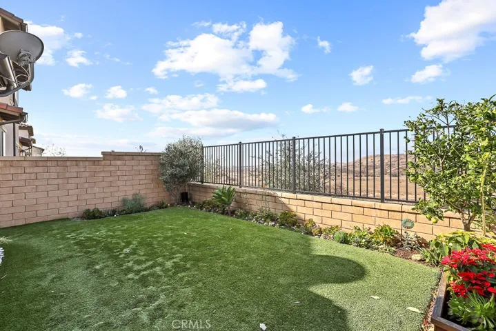 327 Laurel, Lake Forest, California 92630