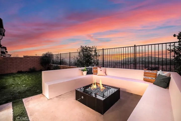 327 Laurel, Lake Forest, California 92630