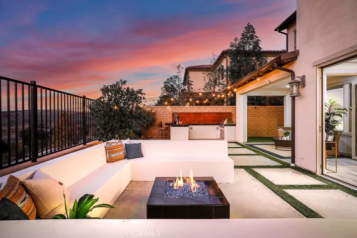 327 Laurel, Lake Forest, California 92630