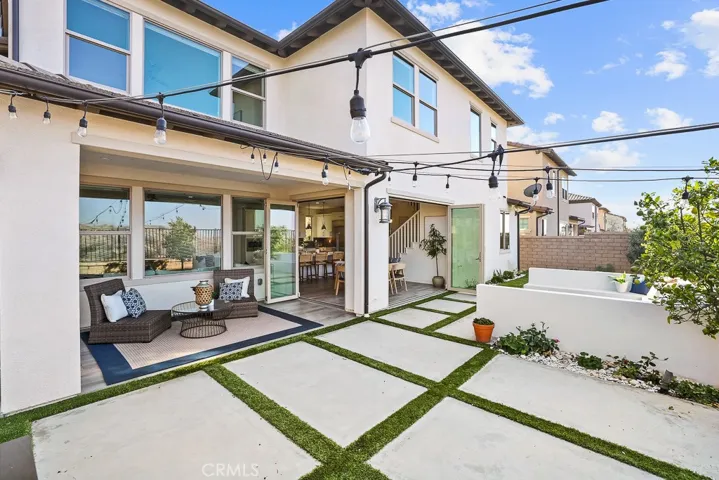 327 Laurel, Lake Forest, California 92630