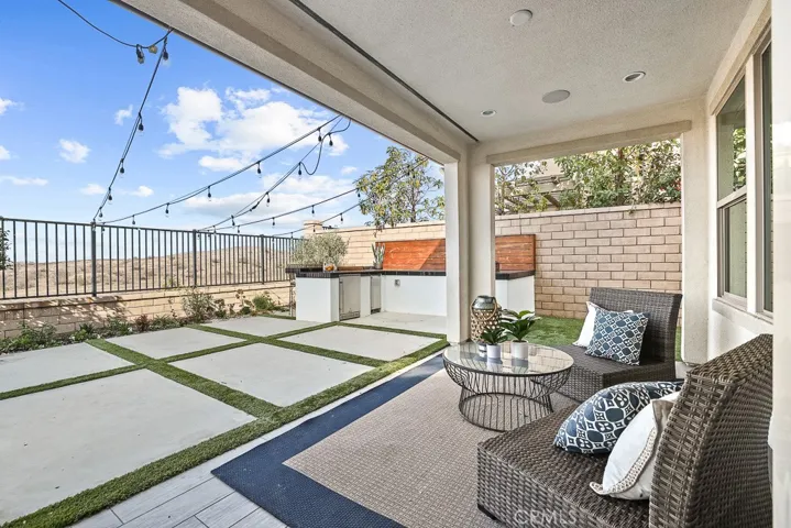 327 Laurel, Lake Forest, California 92630
