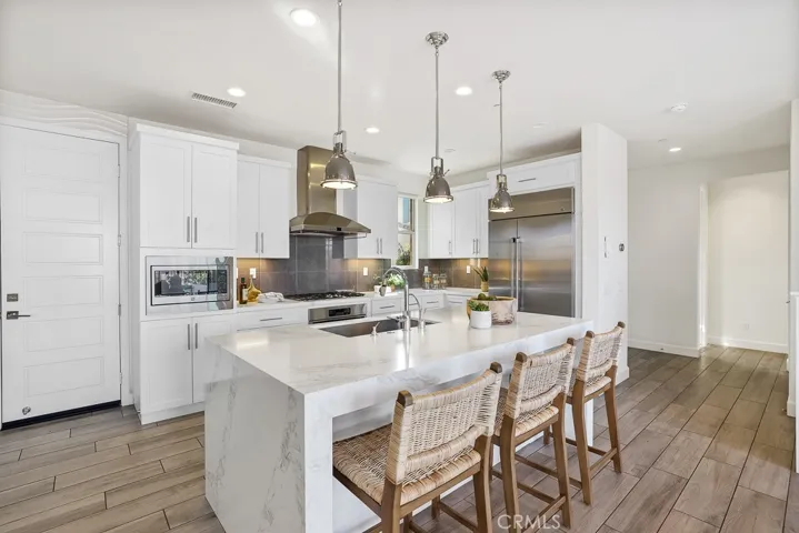 327 Laurel, Lake Forest, California 92630