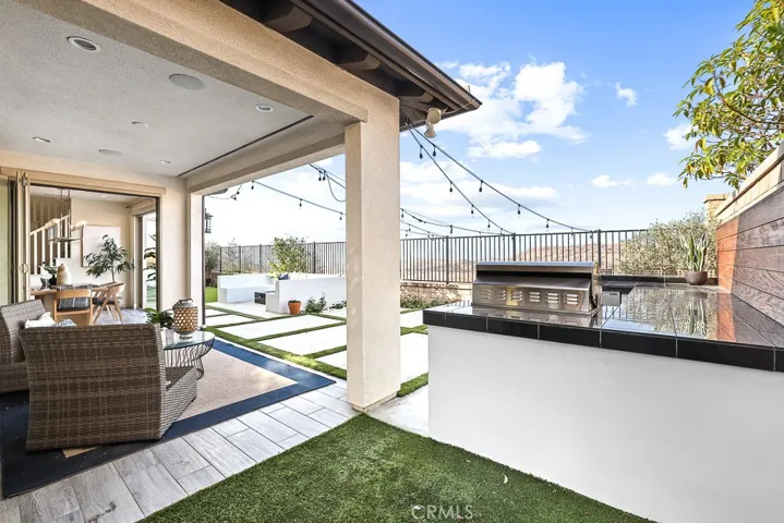 327 Laurel, Lake Forest, California 92630