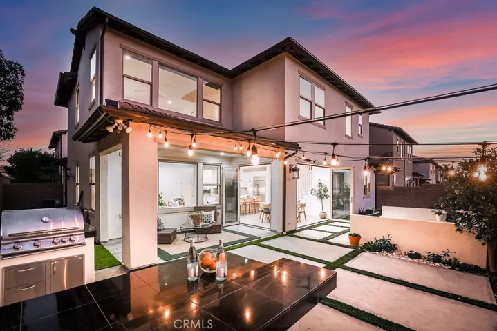327 Laurel, Lake Forest, California 92630