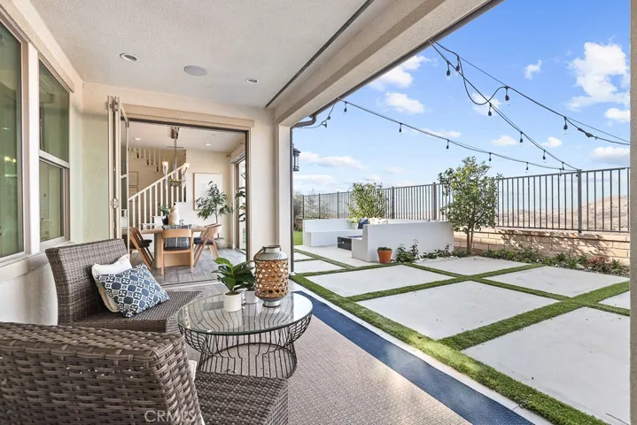 327 Laurel, Lake Forest, California 92630