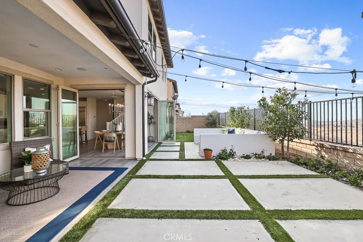 327 Laurel, Lake Forest, California 92630