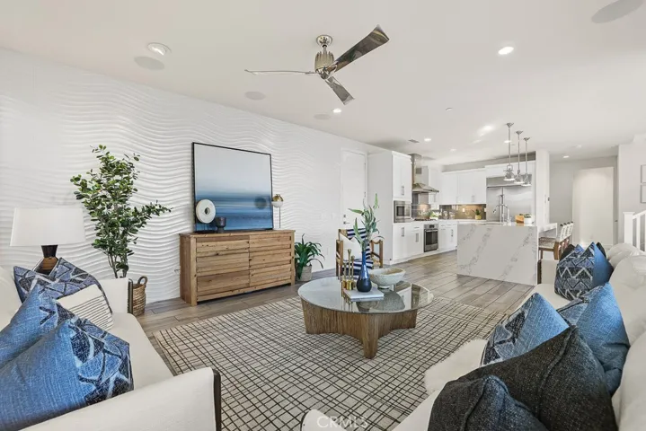 327 Laurel, Lake Forest, California 92630