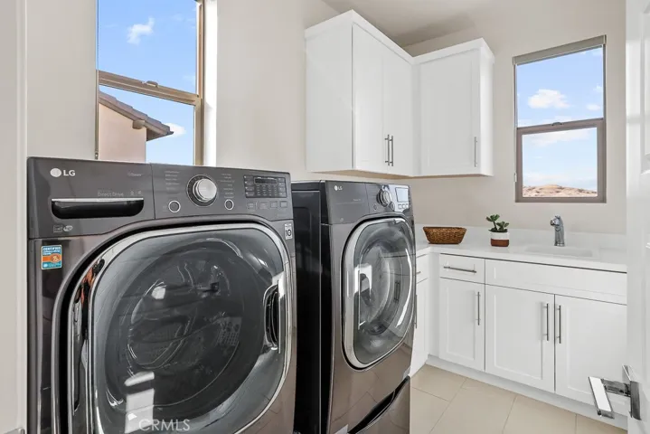 327 Laurel, Lake Forest, California 92630