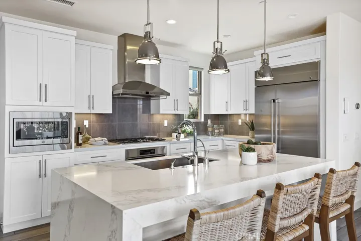 327 Laurel, Lake Forest, California 92630
