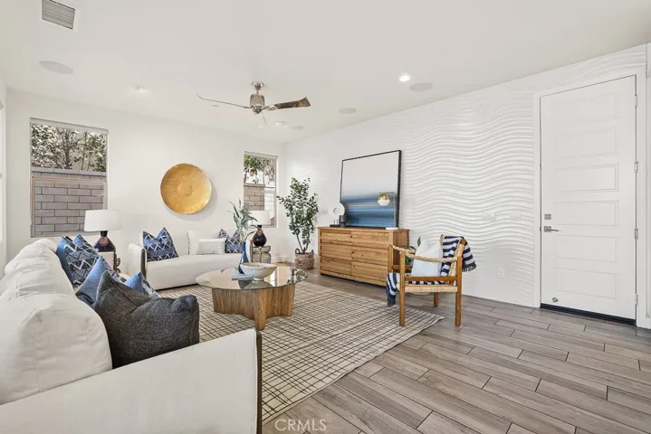 327 Laurel, Lake Forest, California 92630